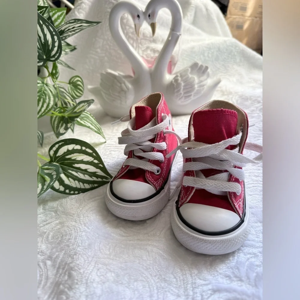 Converse Chuck Taylor Infant Red High Top Sneakers Size 4